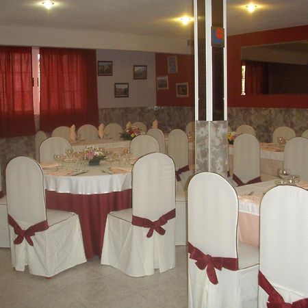 Hostal Mays Numancia de la Sagra Buitenkant foto